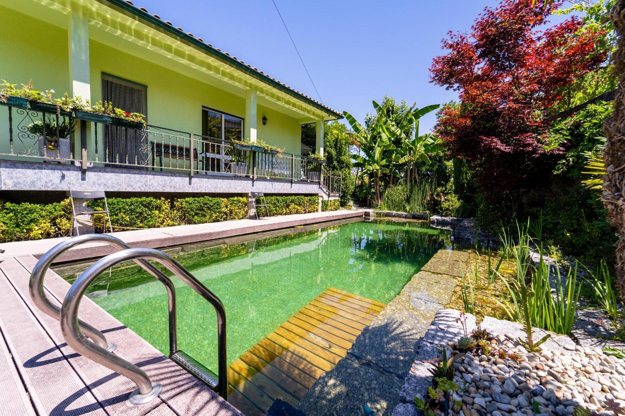 Gondomar Guimaraes - Moradia V3 Com Piscina Natural By House And People Extérieur photo